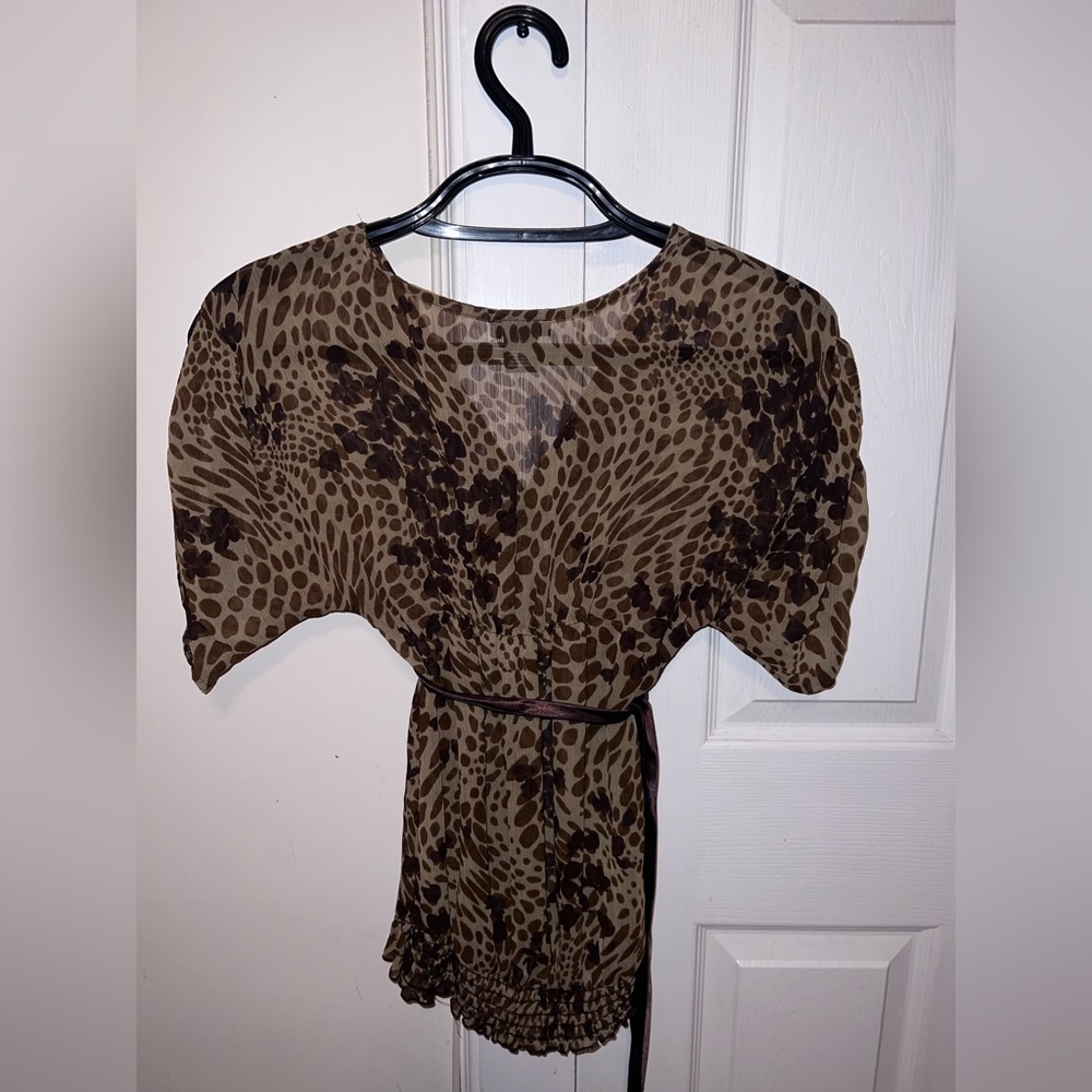 NWOT VENUS Women’s Top Size Small! - Picture 3 of 4